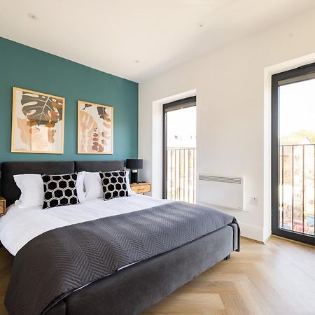 Charles Hope Staines Riverside Екстер'єр фото