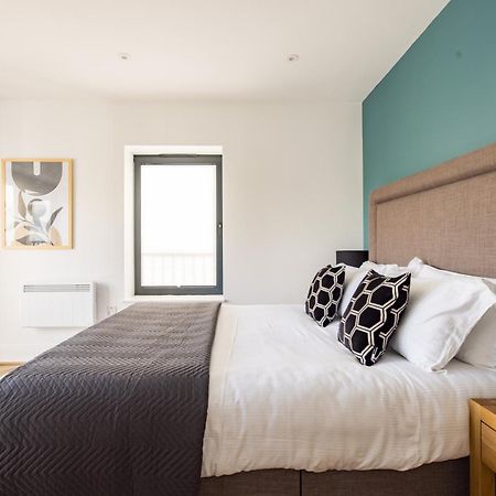 Charles Hope Staines Riverside Екстер'єр фото