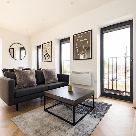 Charles Hope Staines Riverside Екстер'єр фото