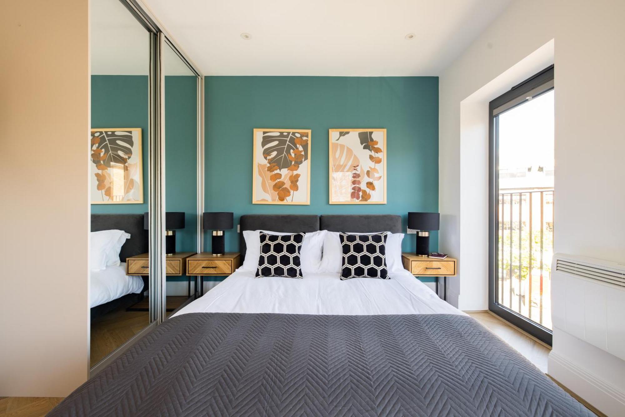 Charles Hope Staines Riverside Екстер'єр фото