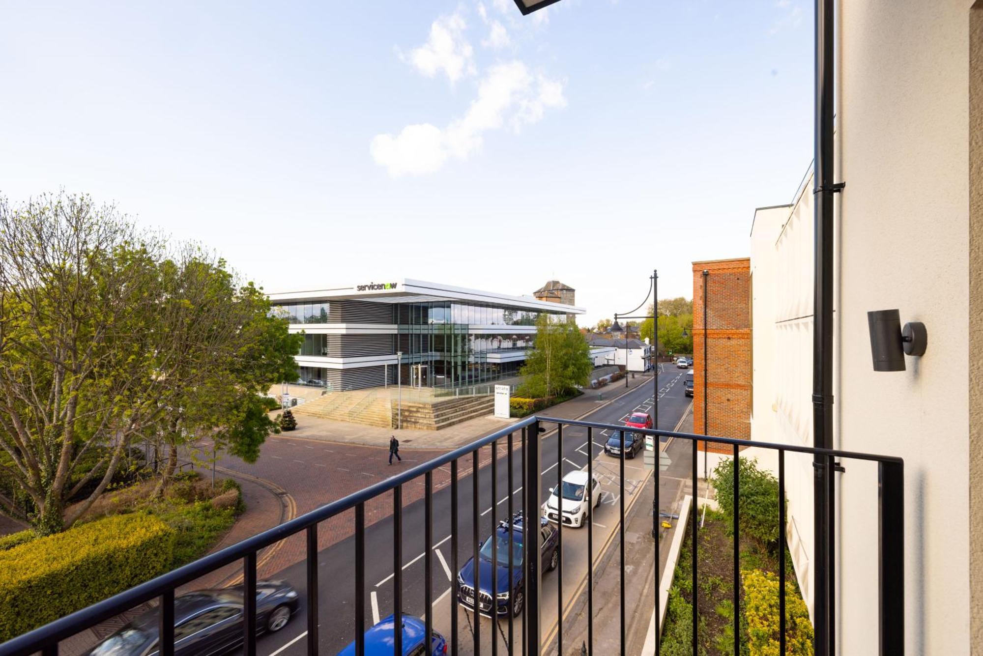 Charles Hope Staines Riverside Екстер'єр фото